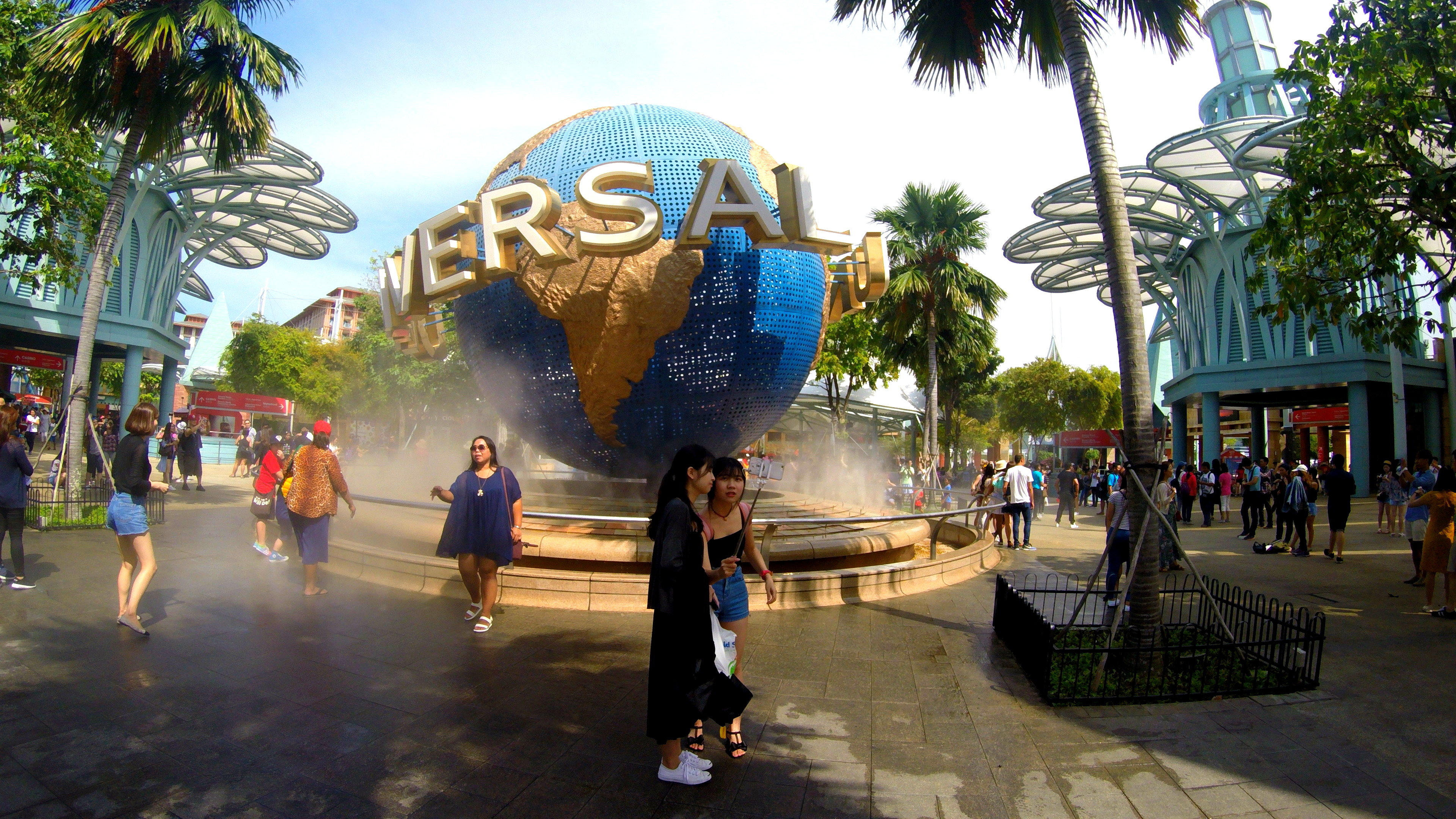 A day trip to Sentosa island and Universal Studios