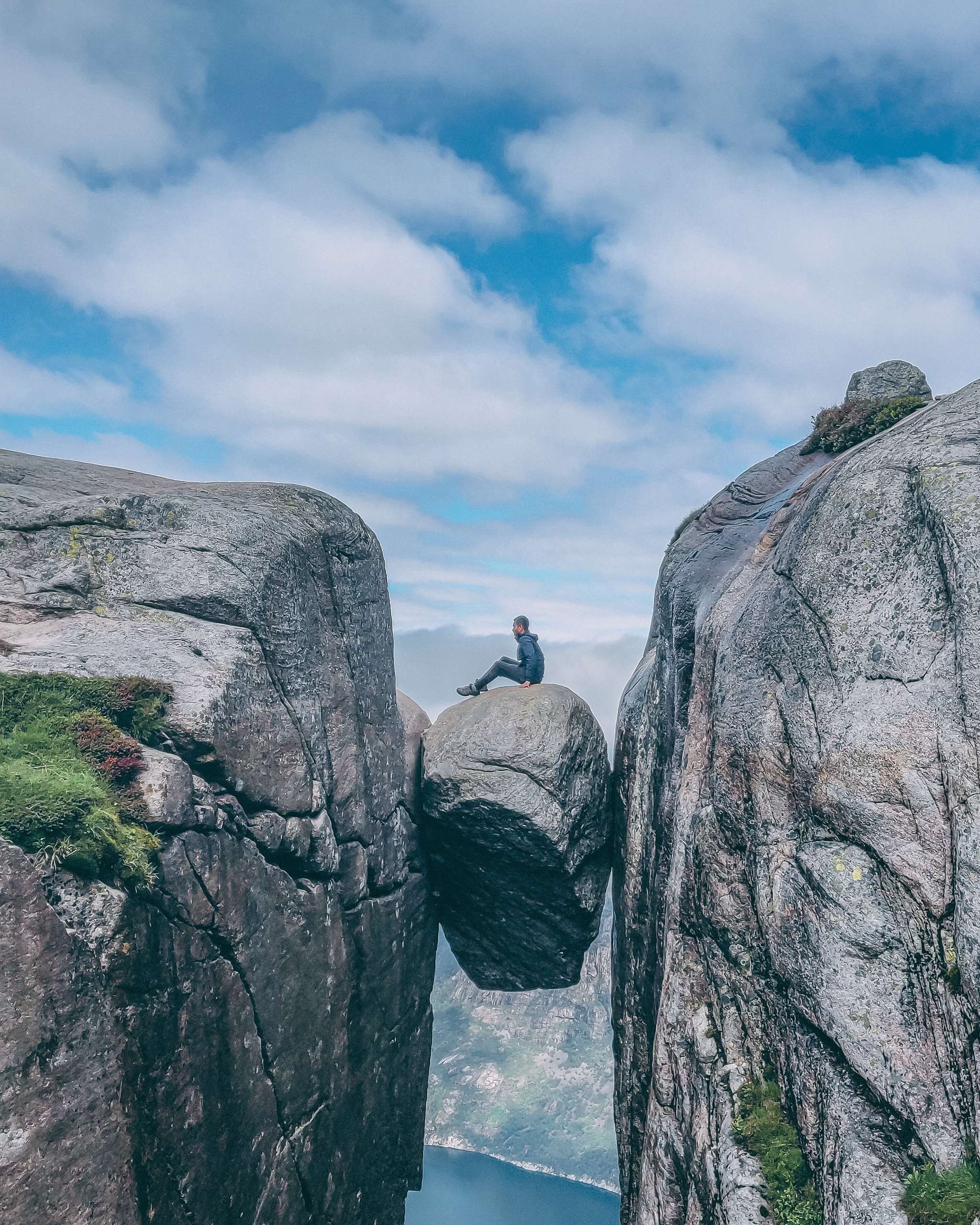 Ultimate guide to hiking Kjeragbolten from Stavanger in a day